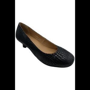 ARRAY Women's Flatter Heel Black/Embossed - Medium